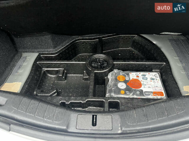 Сірий Форд Фьюжен, об'ємом двигуна 2 л та пробігом 68 тис. км за 14500 $, фото 9 на Automoto.ua