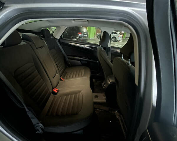 Сірий Форд Фьюжен, об'ємом двигуна 2 л та пробігом 161 тис. км за 15500 $, фото 7 на Automoto.ua