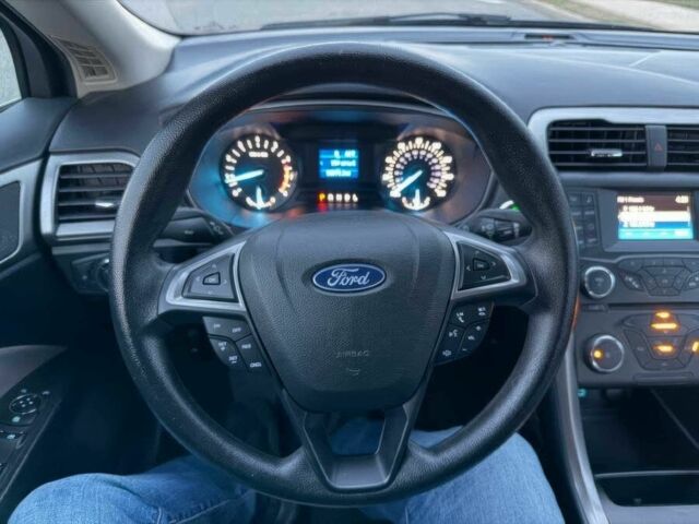 Серый Форд Фьюжн, объемом двигателя 2.5 л и пробегом 38 тыс. км за 2300 $, фото 7 на Automoto.ua