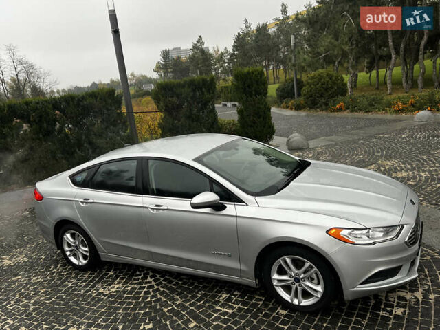 Сірий Форд Фьюжен, об'ємом двигуна 2 л та пробігом 68 тис. км за 14500 $, фото 2 на Automoto.ua