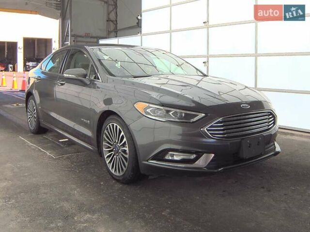 Сірий Форд Фьюжен, об'ємом двигуна 2 л та пробігом 121 тис. км за 8900 $, фото 2 на Automoto.ua