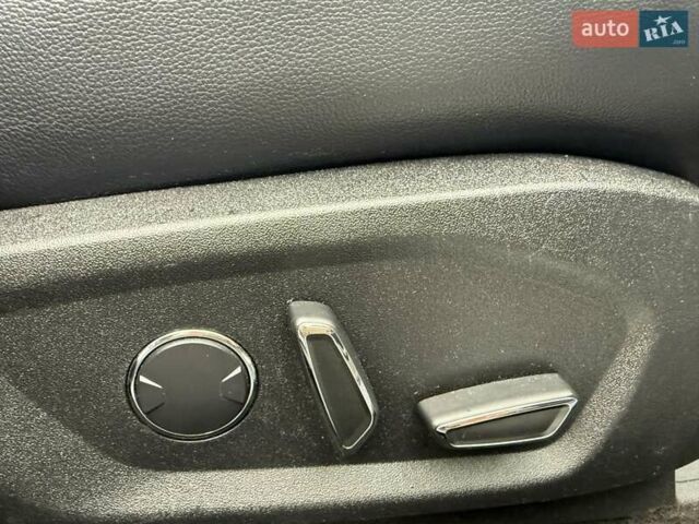Серый Форд Фьюжн, объемом двигателя 2 л и пробегом 117 тыс. км за 16400 $, фото 24 на Automoto.ua