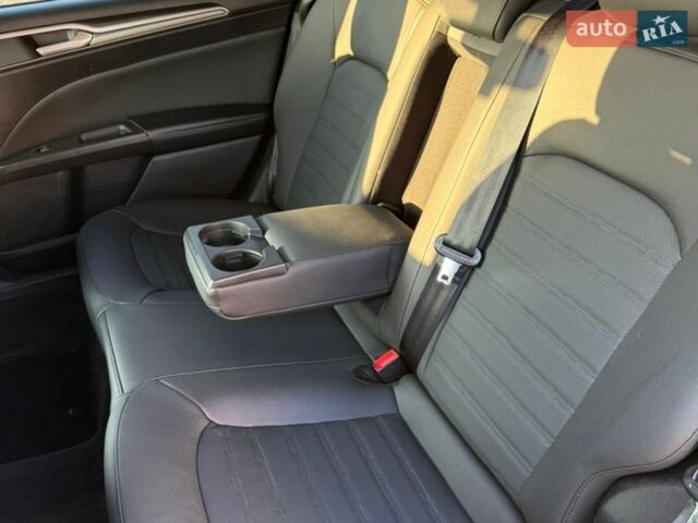 Сірий Форд Фьюжен, об'ємом двигуна 2 л та пробігом 194 тис. км за 13500 $, фото 14 на Automoto.ua