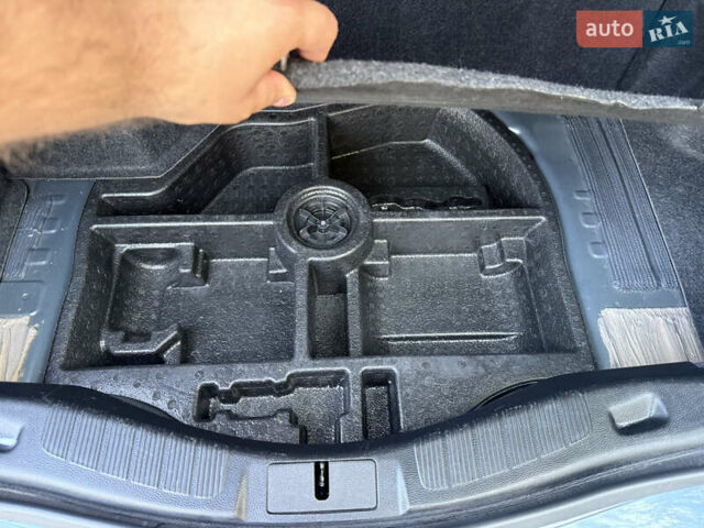 Серый Форд Фьюжн, объемом двигателя 2 л и пробегом 93 тыс. км за 16500 $, фото 21 на Automoto.ua