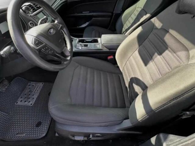 Сірий Форд Фьюжен, об'ємом двигуна 2.5 л та пробігом 185 тис. км за 12500 $, фото 4 на Automoto.ua