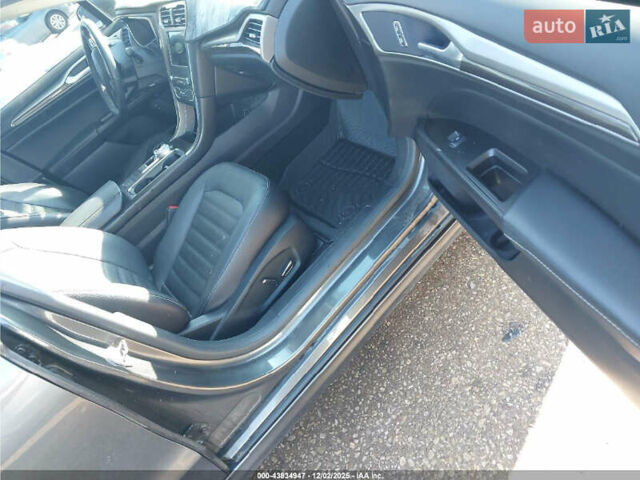 Серый Форд Фьюжн, объемом двигателя 2 л и пробегом 175 тыс. км за 2900 $, фото 6 на Automoto.ua