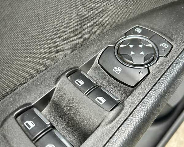 Сірий Форд Фьюжен, об'ємом двигуна 2.5 л та пробігом 137 тис. км за 13900 $, фото 27 на Automoto.ua