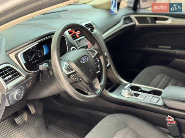 Сірий Форд Фьюжен, об'ємом двигуна 2 л та пробігом 100 тис. км за 14500 $, фото 27 на Automoto.ua