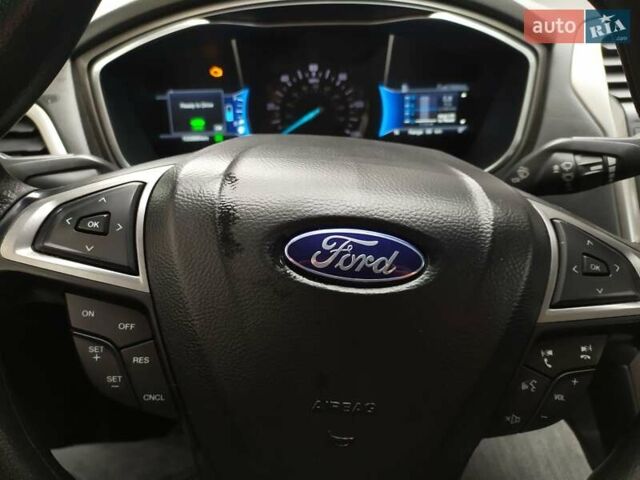 Форд Фьюжн 2018 в Киеве на Automoto.ua Серый Форд Фьюжн, объемом двигателя 2 л и пробегом 104 тыс. км за 14000 $, фото 4 на Automoto.ua