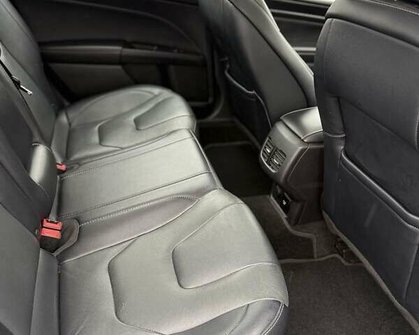 Серый Форд Фьюжн, объемом двигателя 2 л и пробегом 117 тыс. км за 16400 $, фото 17 на Automoto.ua