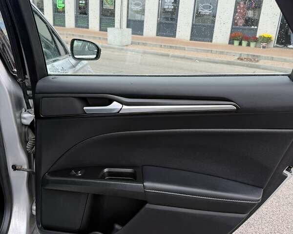 Серый Форд Фьюжн, объемом двигателя 2 л и пробегом 117 тыс. км за 16400 $, фото 16 на Automoto.ua