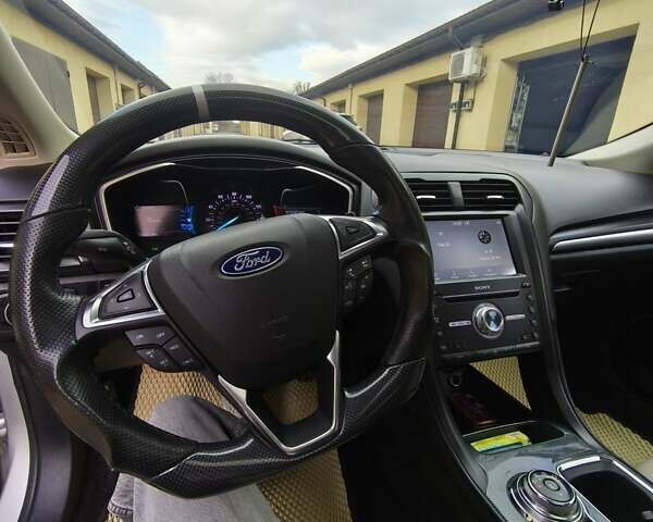 Сірий Форд Фьюжен, об'ємом двигуна 2 л та пробігом 130 тис. км за 13500 $, фото 1 на Automoto.ua