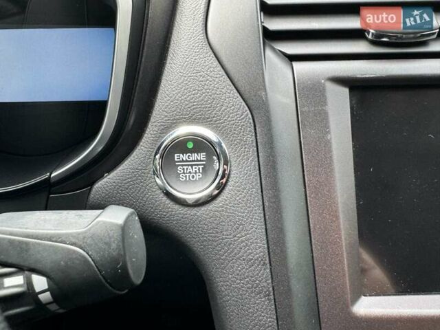 Серый Форд Фьюжн, объемом двигателя 2 л и пробегом 98 тыс. км за 17999 $, фото 20 на Automoto.ua