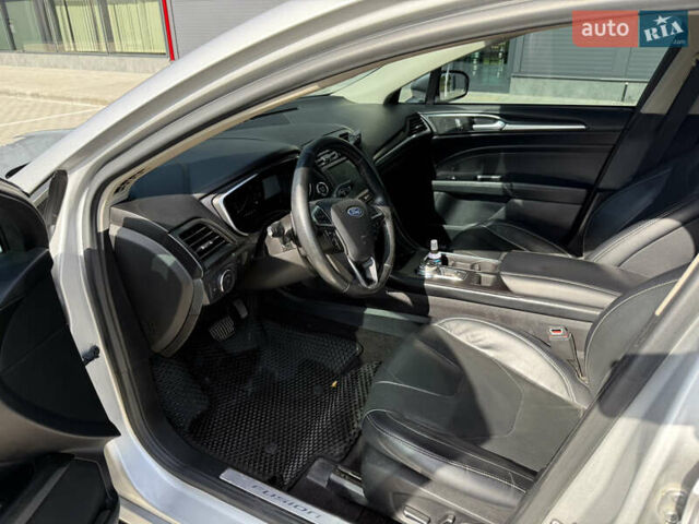 Серый Форд Фьюжн, объемом двигателя 2 л и пробегом 114 тыс. км за 16800 $, фото 12 на Automoto.ua