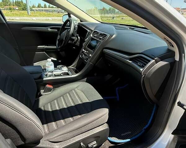 Серый Форд Фьюжн, объемом двигателя 2 л и пробегом 95 тыс. км за 14700 $, фото 21 на Automoto.ua