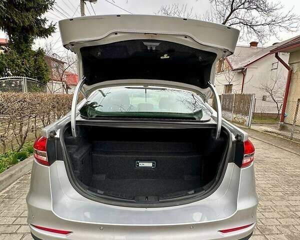 Серый Форд Фьюжн, объемом двигателя 2 л и пробегом 136 тыс. км за 16900 $, фото 4 на Automoto.ua