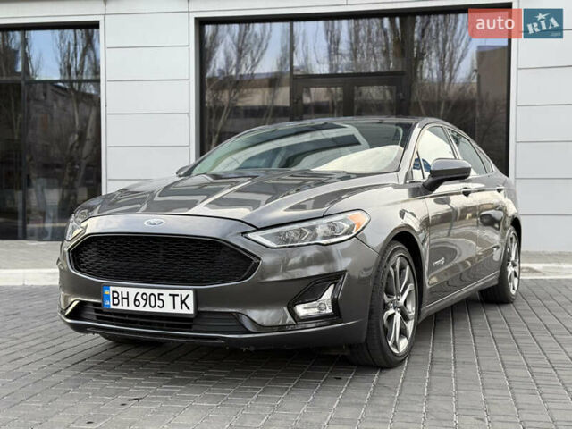 Сірий Форд Фьюжен, об'ємом двигуна 2 л та пробігом 65 тис. км за 14900 $, фото 1 на Automoto.ua