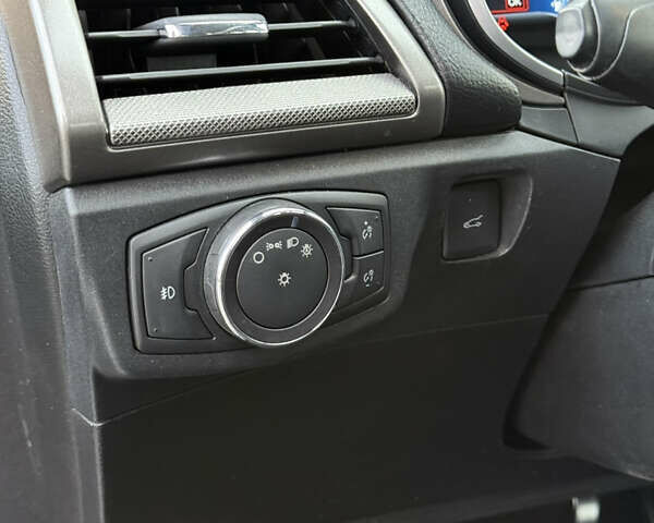 Сірий Форд Фьюжен, об'ємом двигуна 2 л та пробігом 65 тис. км за 14900 $, фото 24 на Automoto.ua