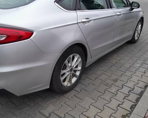 Сірий Форд Фьюжен, об'ємом двигуна 2 л та пробігом 84 тис. км за 17500 $, фото 18 на Automoto.ua