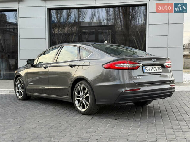 Сірий Форд Фьюжен, об'ємом двигуна 2 л та пробігом 65 тис. км за 14900 $, фото 6 на Automoto.ua