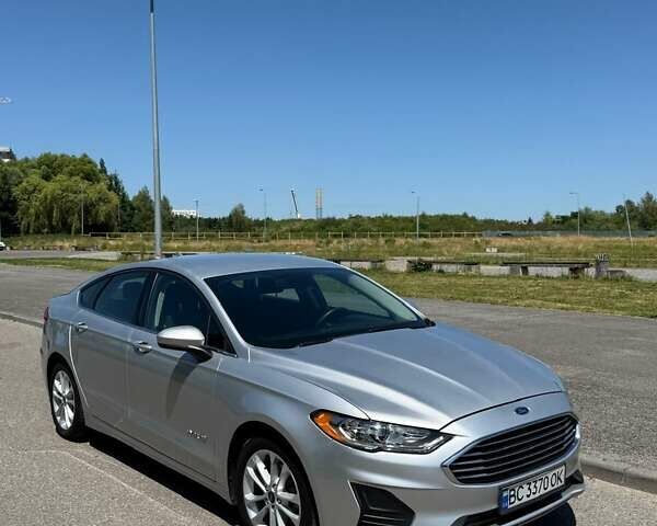 Серый Форд Фьюжн, объемом двигателя 2 л и пробегом 94 тыс. км за 15000 $, фото 4 на Automoto.ua