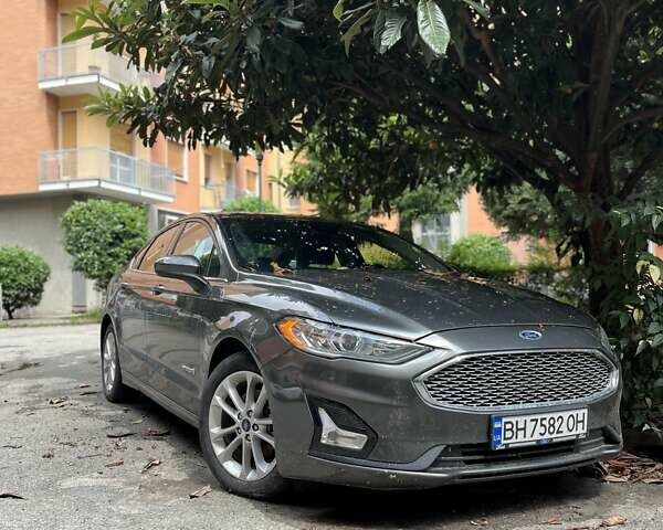 Сірий Форд Фьюжен, об'ємом двигуна 2 л та пробігом 59 тис. км за 17500 $, фото 1 на Automoto.ua