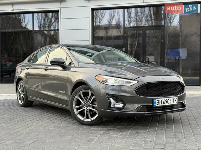 Сірий Форд Фьюжен, об'ємом двигуна 2 л та пробігом 65 тис. км за 14900 $, фото 3 на Automoto.ua