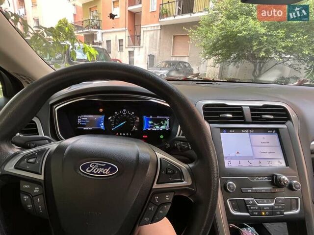 Сірий Форд Фьюжен, об'ємом двигуна 2 л та пробігом 59 тис. км за 17500 $, фото 4 на Automoto.ua