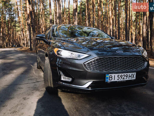 Серый Форд Фьюжн, объемом двигателя 2 л и пробегом 115 тыс. км за 15500 $, фото 3 на Automoto.ua