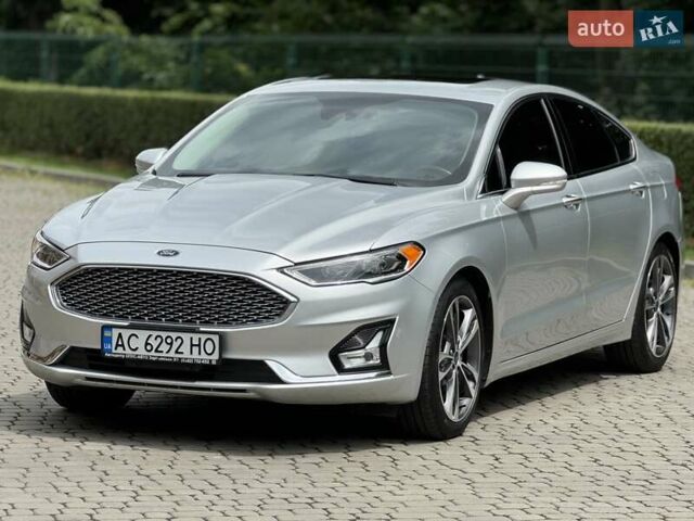 Серый Форд Фьюжн, объемом двигателя 2 л и пробегом 98 тыс. км за 17999 $, фото 1 на Automoto.ua