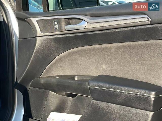 Сірий Форд Фьюжен, об'ємом двигуна 2 л та пробігом 91 тис. км за 16690 $, фото 42 на Automoto.ua