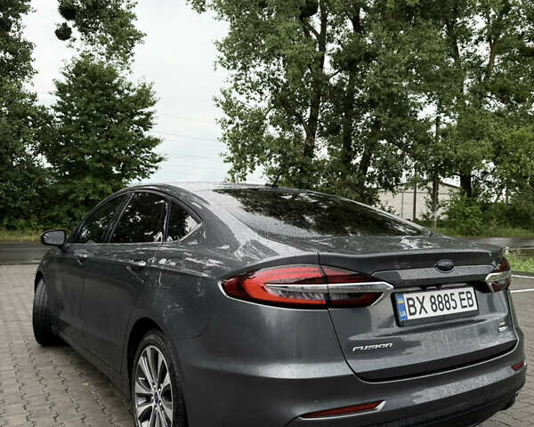 Сірий Форд Фьюжен, об'ємом двигуна 2 л та пробігом 107 тис. км за 15500 $, фото 4 на Automoto.ua