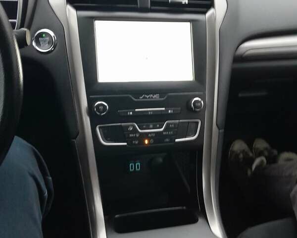 Сірий Форд Фьюжен, об'ємом двигуна 2 л та пробігом 84 тис. км за 17500 $, фото 10 на Automoto.ua