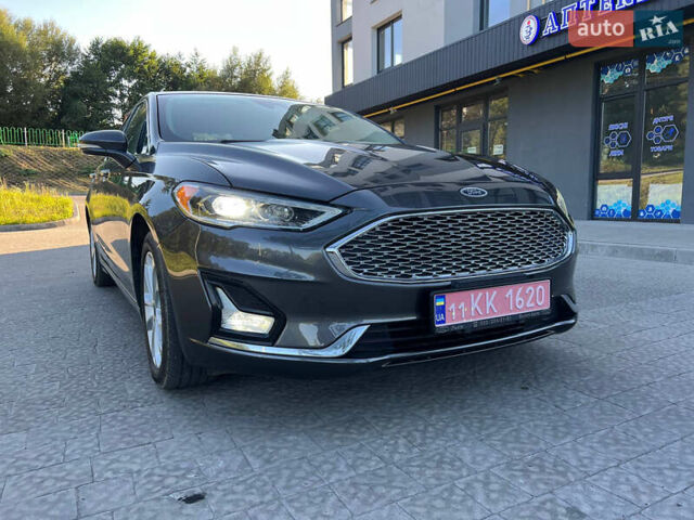 Форд Фьюжен 2019 у Львові на Automoto.ua Сірий Форд Фьюжен, об'ємом двигуна 2 л та пробігом 200 тис. км за 18900 $, фото 2 на Automoto.ua