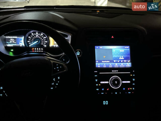 Серый Форд Фьюжн, объемом двигателя 2 л и пробегом 98 тыс. км за 17999 $, фото 21 на Automoto.ua