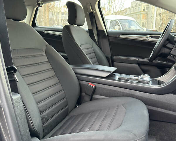 Сірий Форд Фьюжен, об'ємом двигуна 2 л та пробігом 65 тис. км за 14900 $, фото 21 на Automoto.ua