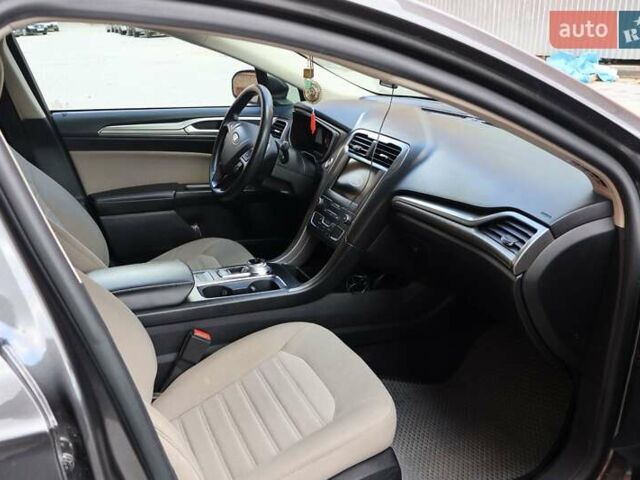 Форд Фьюжен 2019 у Тернополі на Automoto.ua Сірий Форд Фьюжен, об'ємом двигуна 2.49 л та пробігом 70 тис. км за 14800 $, фото 34 на Automoto.ua