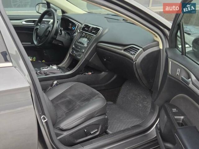 Сірий Форд Фьюжен, об'ємом двигуна 2 л та пробігом 197 тис. км за 16900 $, фото 19 на Automoto.ua