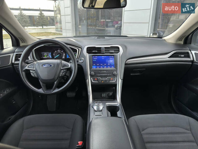 Сірий Форд Фьюжен, об'ємом двигуна 2 л та пробігом 65 тис. км за 14900 $, фото 10 на Automoto.ua
