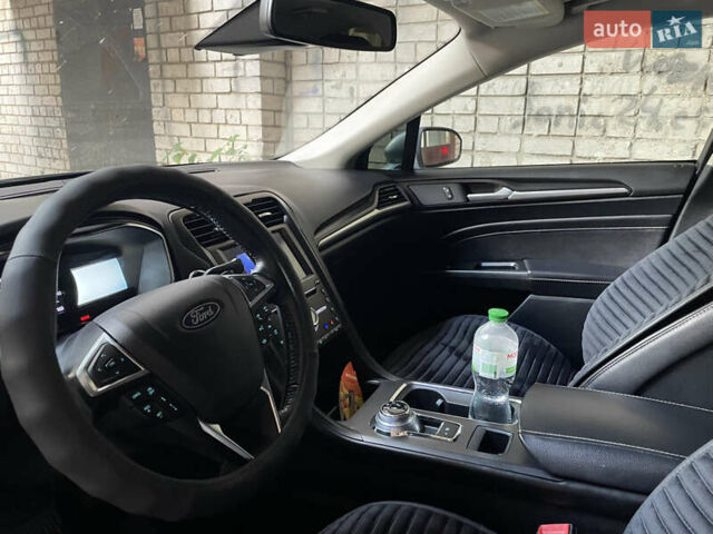 Сірий Форд Фьюжен, об'ємом двигуна 2 л та пробігом 232 тис. км за 15500 $, фото 10 на Automoto.ua