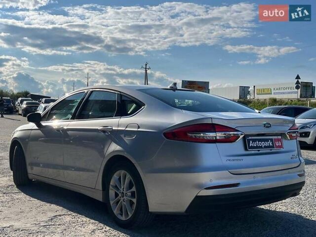 Сірий Форд Фьюжен, об'ємом двигуна 2 л та пробігом 91 тис. км за 16690 $, фото 4 на Automoto.ua