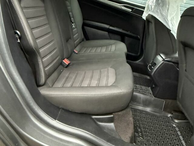 Серый Форд Фьюжн, объемом двигателя 0 л и пробегом 220 тыс. км за 11000 $, фото 7 на Automoto.ua