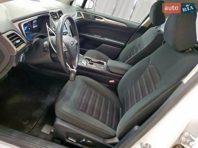 Серый Форд Фьюжн, объемом двигателя 2 л и пробегом 76 тыс. км за 3700 $, фото 6 на Automoto.ua