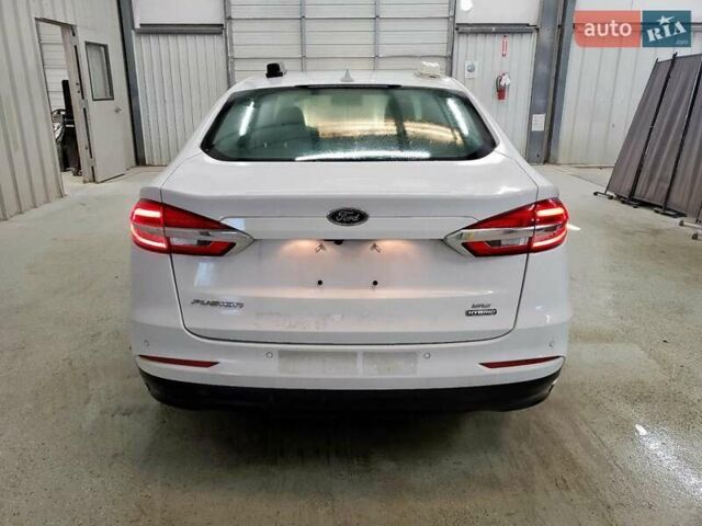 Серый Форд Фьюжн, объемом двигателя 2 л и пробегом 76 тыс. км за 3700 $, фото 5 на Automoto.ua