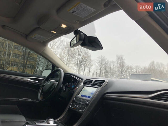 Сірий Форд Фьюжен, об'ємом двигуна 2 л та пробігом 26 тис. км за 15900 $, фото 41 на Automoto.ua