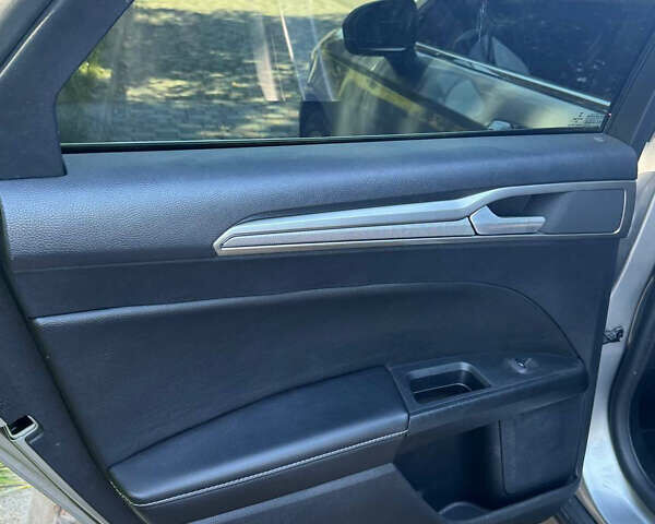 Сірий Форд Фьюжен, об'ємом двигуна 2.5 л та пробігом 20 тис. км за 14700 $, фото 23 на Automoto.ua