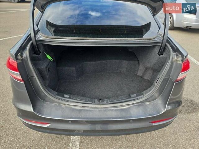 Серый Форд Фьюжн, объемом двигателя 2 л и пробегом 180 тыс. км за 14999 $, фото 9 на Automoto.ua