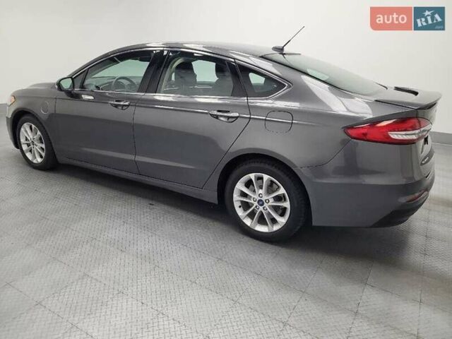 Серый Форд Фьюжн, объемом двигателя 2 л и пробегом 30 тыс. км за 4800 $, фото 4 на Automoto.ua