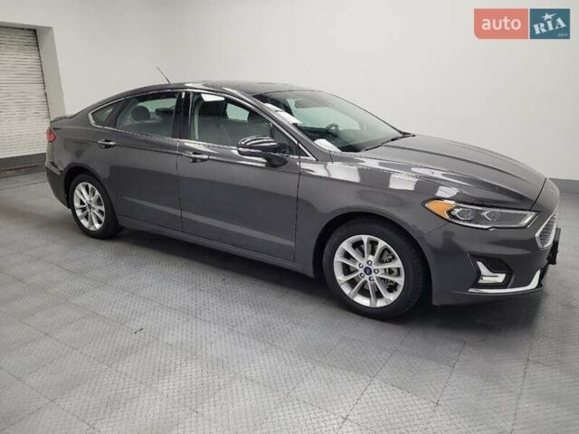 Серый Форд Фьюжн, объемом двигателя 2 л и пробегом 30 тыс. км за 4800 $, фото 10 на Automoto.ua