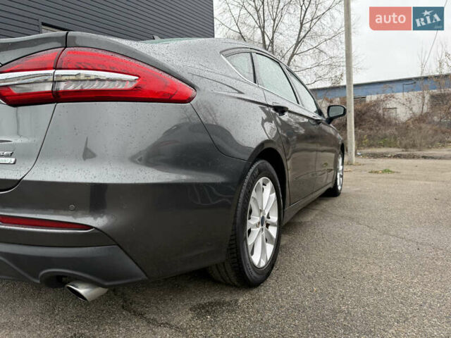 Серый Форд Фьюжн, объемом двигателя 1.5 л и пробегом 165 тыс. км за 10999 $, фото 7 на Automoto.ua